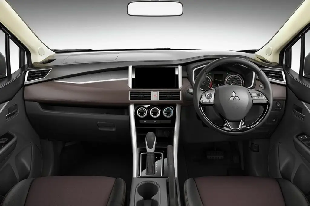 mitsubishi0xpander-interior-1024×683